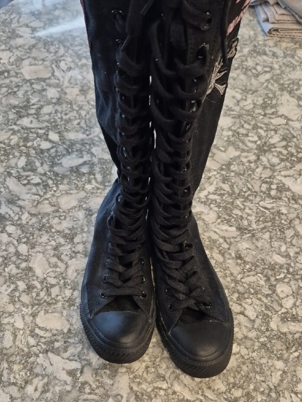 Converse All Stars Black Knee-High Lace-Up Canvas Boots with Pink Patch & Skull - Picture 2 of 13